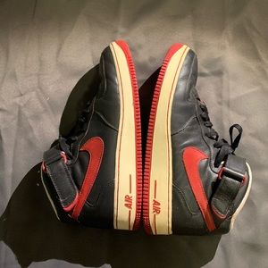 Nike airforce mids